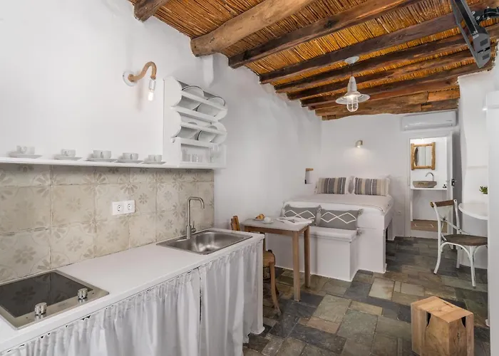 Traditional And Sailor's Sirma Holiday home